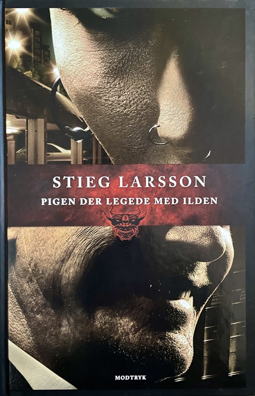 Pigen der legede med ilden, Stieg Larsson, brugt bog